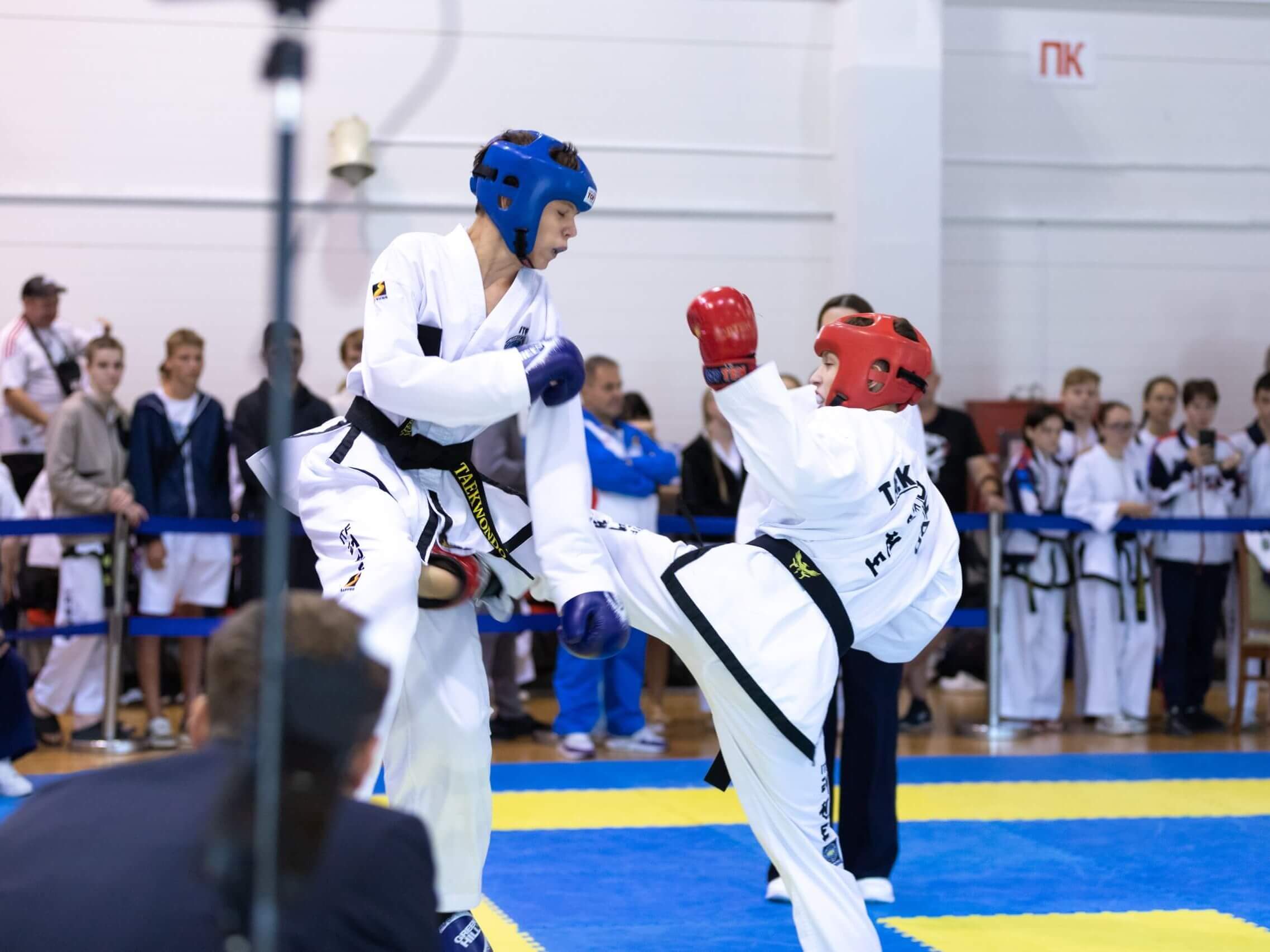 Поединок бойцов РСБИ